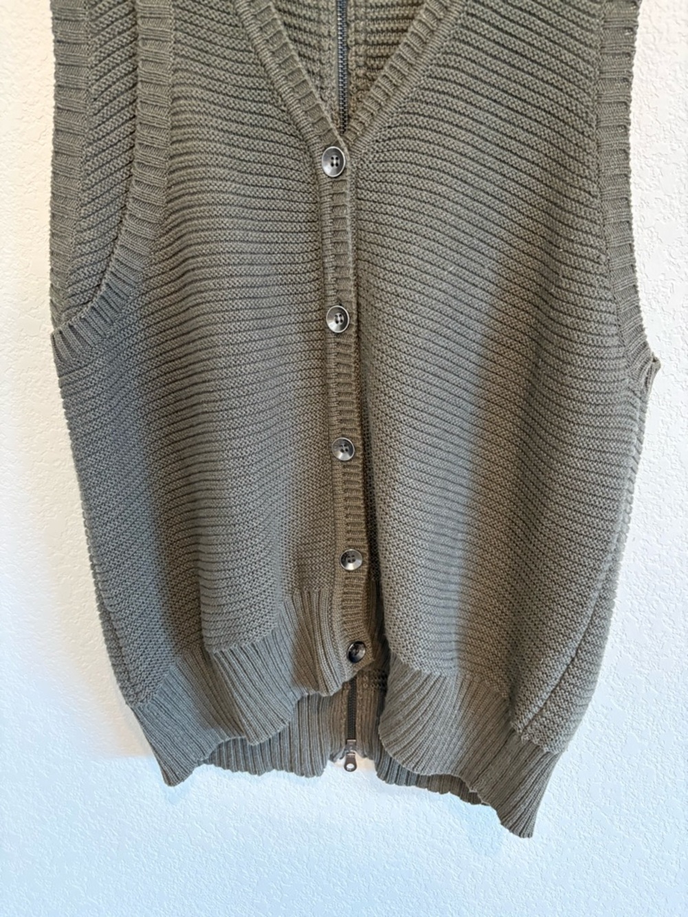 BCBGeneration Sweater Women’s Vest Medium Olive Green Button Front Knit - Picture 6 of 12
